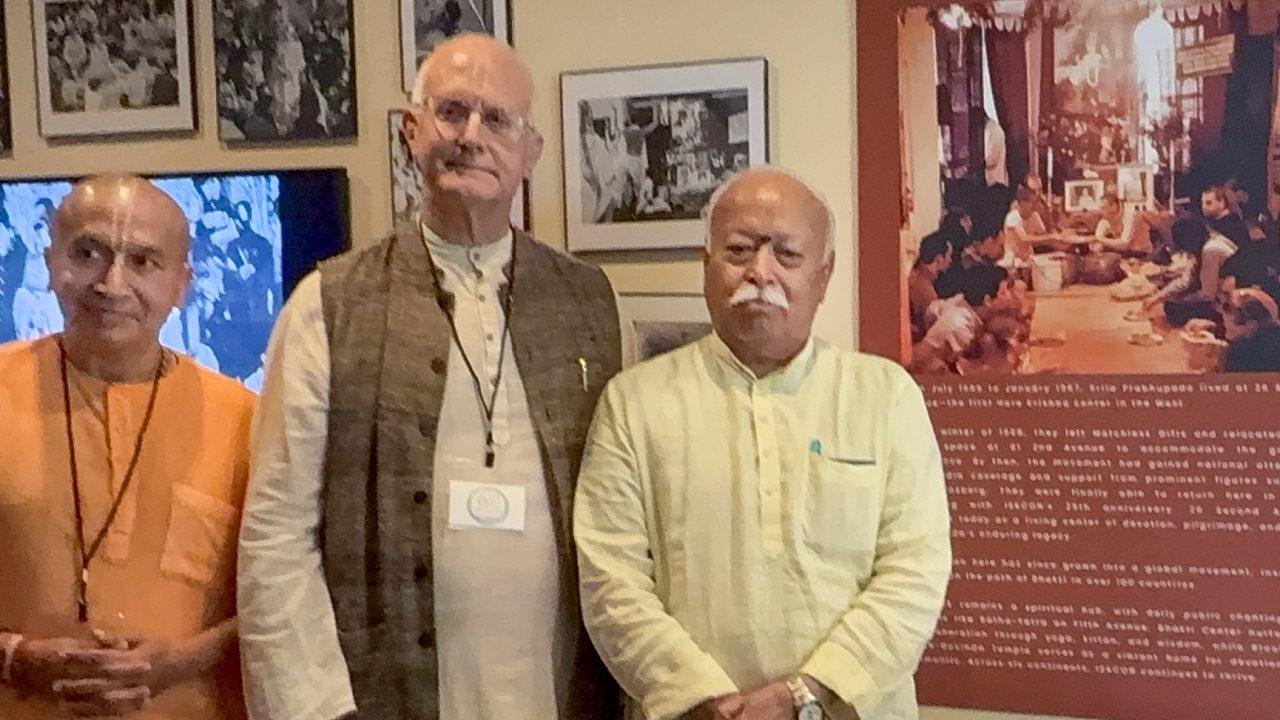 Bhagwat, the Sarsanghchalak of the Rashtriya Swayamsevak Sangh, visited the International Society for Krishna Consciousness and paid tribute to its founder, A.C. Bhaktivedanta Swami Prabhupada.
