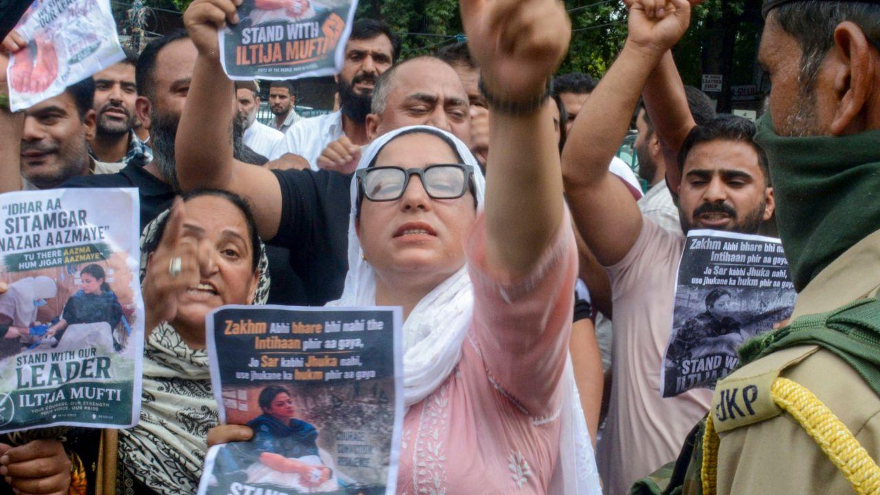UN calls for accountability over crackdown on peaceful protests in PoK Peoples Democratic Party (PDP) supporters raise slogans after party leaders Iiltija Mufti and Mehbooba Mufti were named in a FIR at the Kothibagh police station during their protest against the abrogation of Article 370. (PICS/PTI)