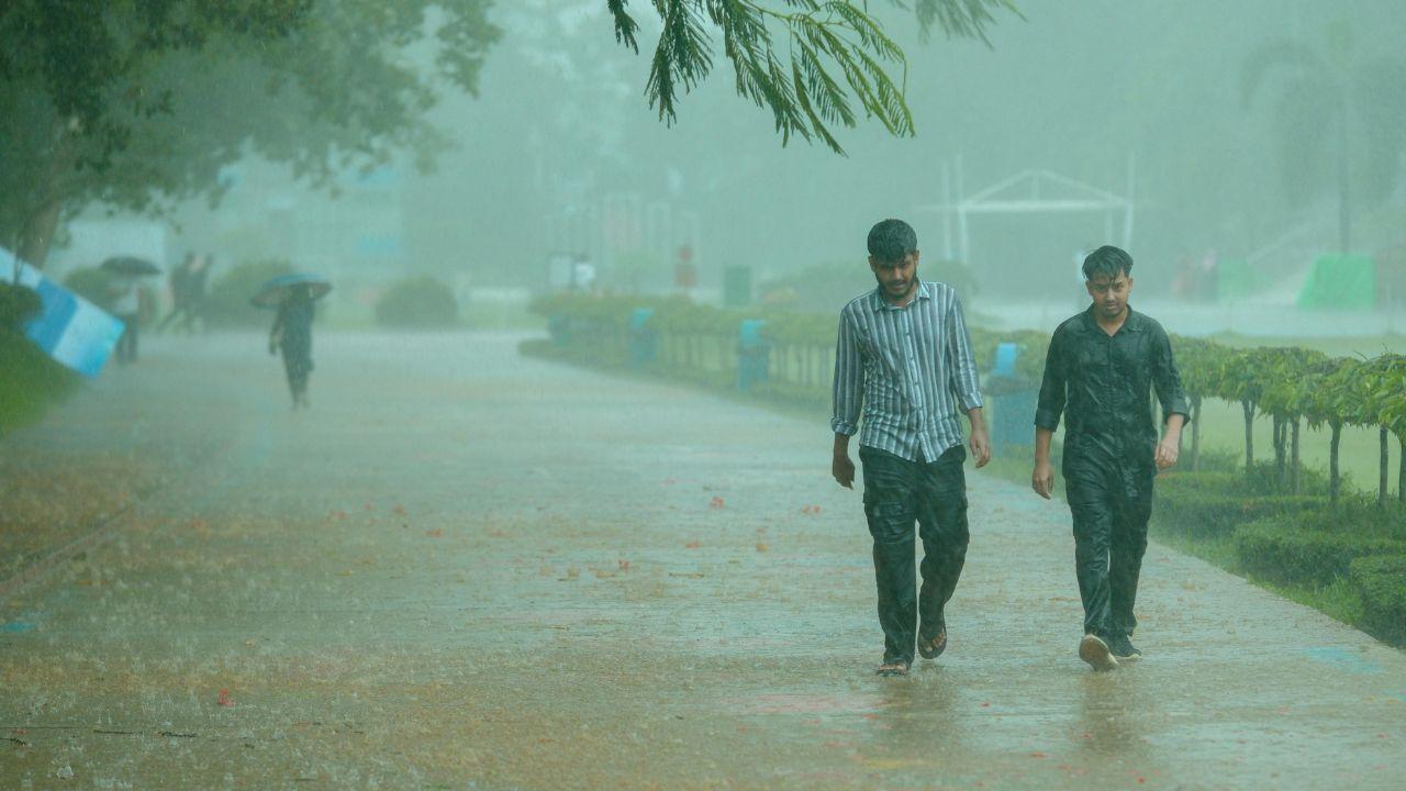 IMD forecasts widespread rain, air quality poor