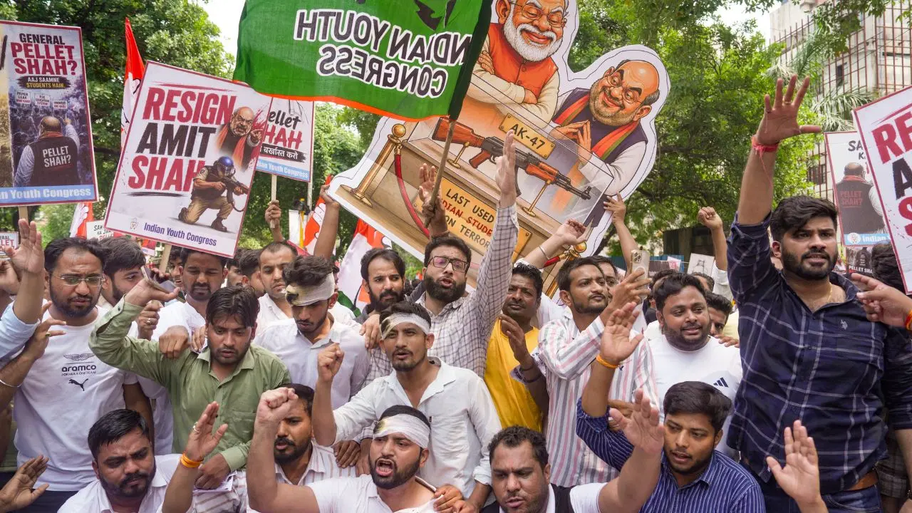 Youth Congress protests over student injuries, seeks Amit Shah’s resignation