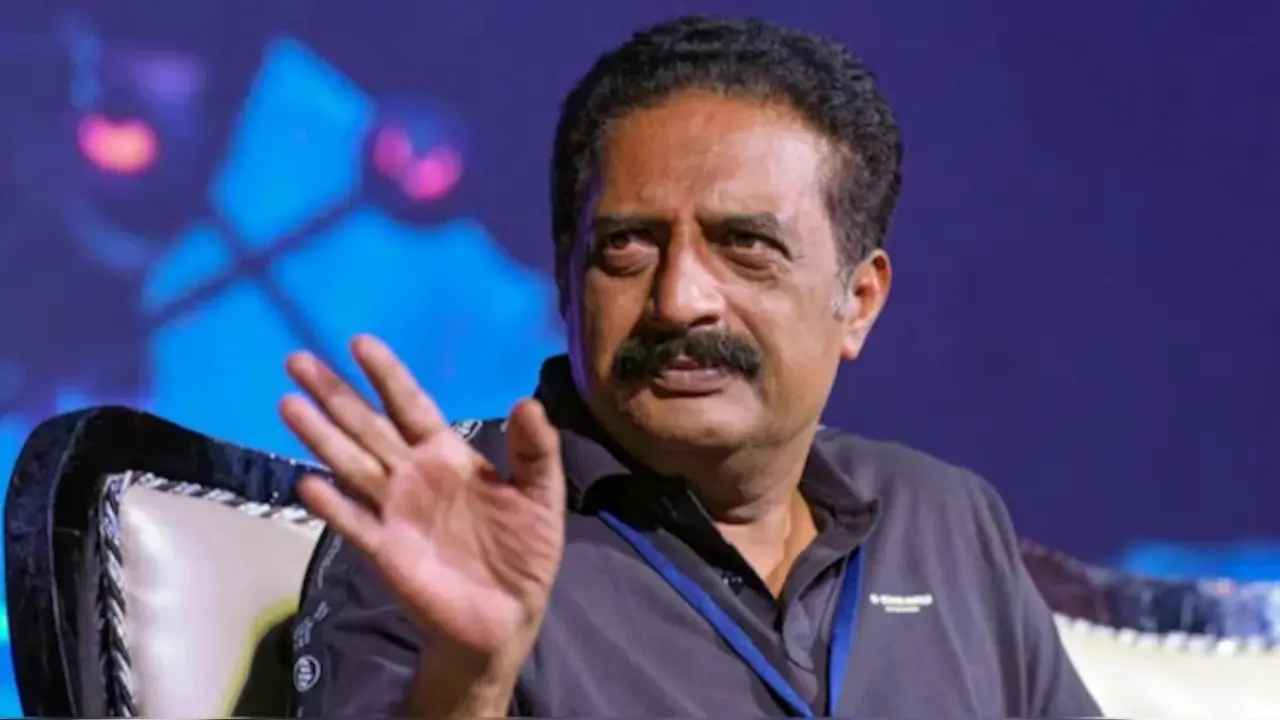 Prakash Raj criticises the use of tear gas