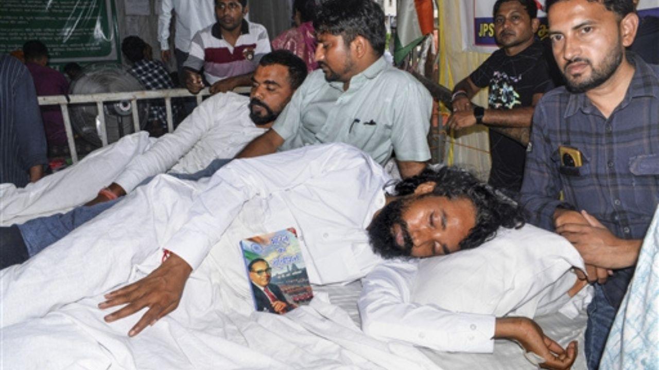 Student leader Devendra Nath Mahto continues his indefinite hunger strike at Jaipal Singh Munda Stadium in Ranchi as part of the ongoing protest over alleged irregularities in the JPSC, JSSC CGL and other recruitment examinations.