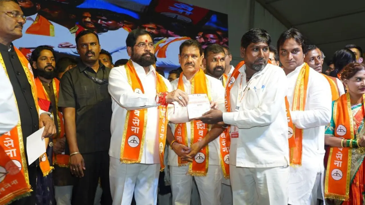 IN PHOTOS | Eknath Shinde felicitates 20,000 Mumbai rickshaw, taxi drivers Eknath Shinde honours 20,000 Mumbai auto, taxi drivers in Mumbai after completing Marathi language training. (PIC/ EKNATH SHINDE'S OFFICE)