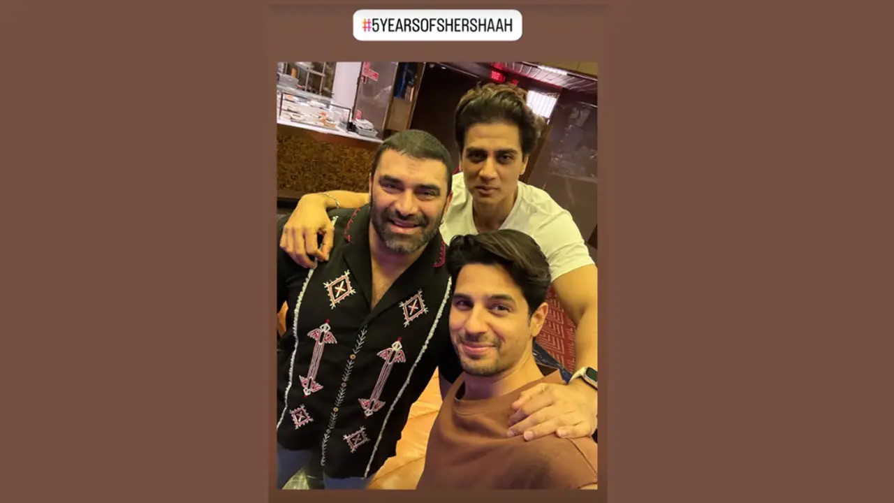 Sidharth Malhotra, Nikitin Dheer, Shiv Panditt reunite on 5th anniversary