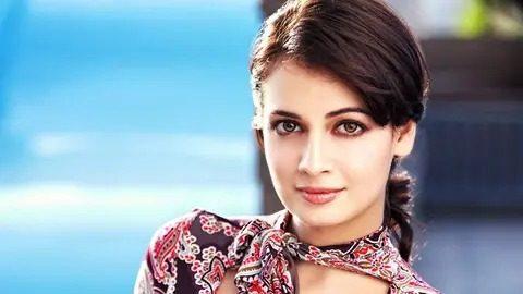 Azctress Dia Mirza has spoken about how she had to "strip bare" in front of "hundreds of men" for Mujhe Tumse Mohabbat Hai song shoot. She was initially reluctant as she felt underconfident in her body. However, later she found the overall experience quite exhilarating. The song was filmed with Emraan Hashmi for Tumsa Nahin Dekha (2004). Read more