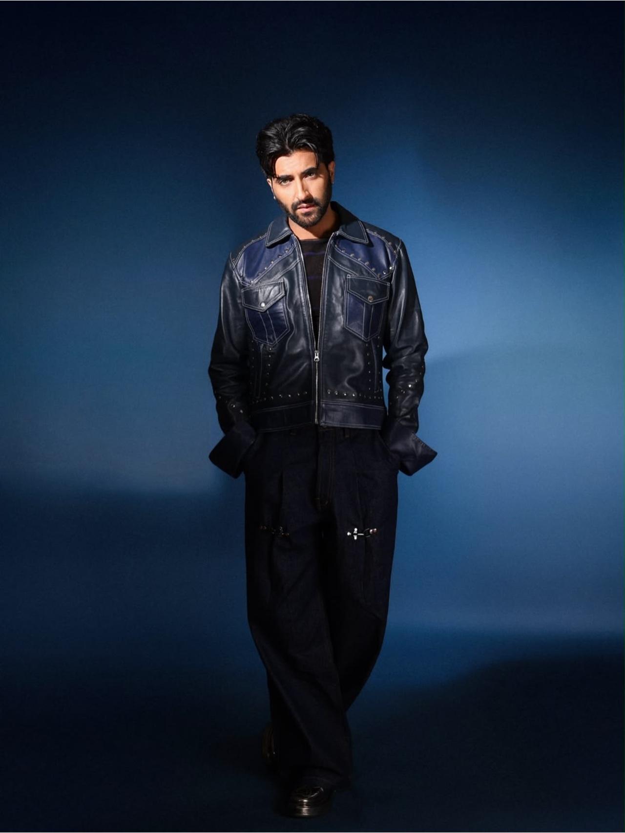 Akshay Oberoi joined the denim tribe with Yash for the Toxic event in Hyderabad. The actor paired the jacket with matching pants and picked a sheer tshirt with blue stripes to add the drama Akshay Oberoi joined the denim tribe with Yash for the Toxic event in Hyderabad. The actor paired the jacket with matching pants and picked a sheer tshirt with blue stripes to add the drama