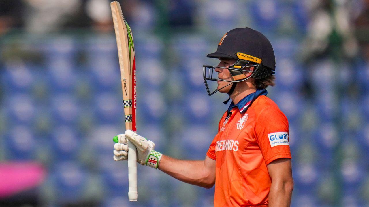 Despite losing an early wicket, Bas de Leede played a match-winning knock of an unbeaten 72 runs off just 48 deliveries. His knock also included five boundaries and four maximums