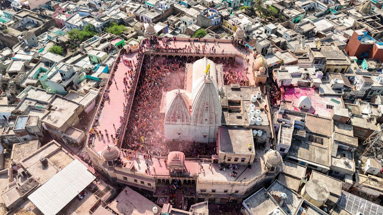 <p>An aerial view from Shri Nand Baba temple amid holi festivites in Banaras</p> <p>An aerial view from Shri Nand Baba temple amid holi festivites in Banaras</p>