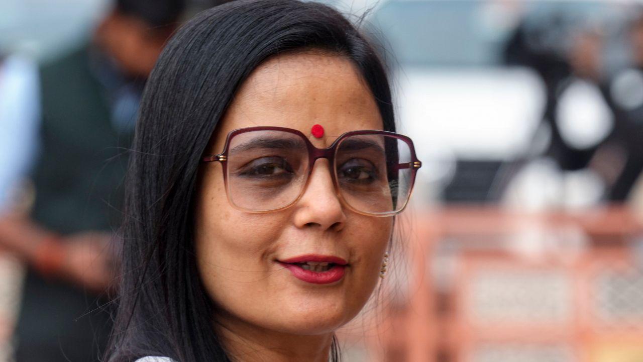 <p>TMC MP Mahua Moitra seen entering Parliament ahead of the Union Budget 2026.</p>