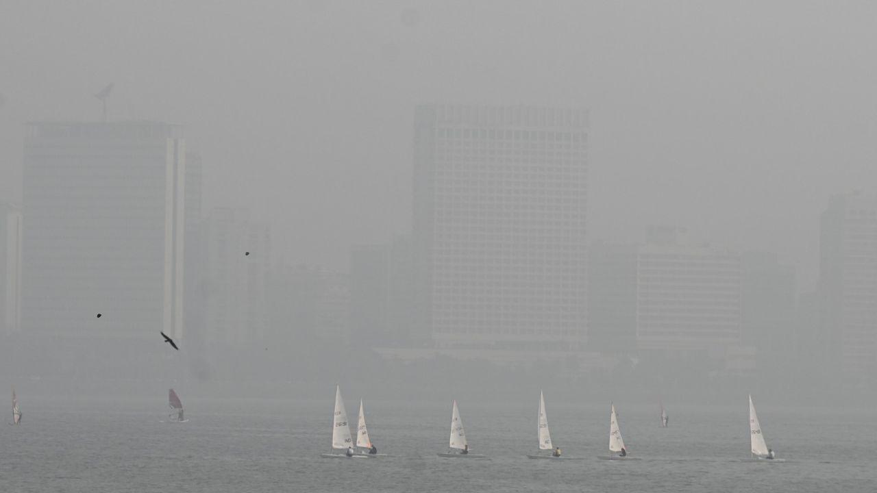 Other areas also showed elevated pollution levels. Ghatkopar recorded an AQI of 152, Kandivali East 140, Bandra East 136, Kurla 133 and Malad West 151. Sewri reported an AQI of 123. Bhandup West was relatively better compared to other areas, with an AQI of 96, falling within the satisfactory range