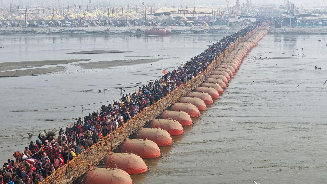According to the Mela Authority, devotees began arriving from midnight, and by 8 am nearly 90 lakh pilgrims had performed ritual bathing in the Ganga and at the confluence