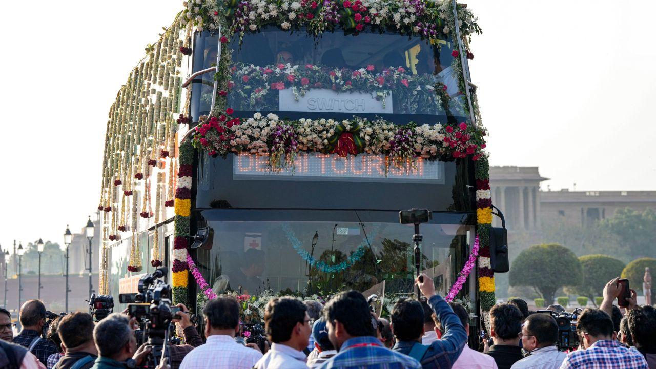 <p>The Delhi government on Friday launched a double-decker bus service aimed at boosting tourism in the national capital, with Chief Minister Rekha Gupta flagging off the vehicles&nbsp;</p>