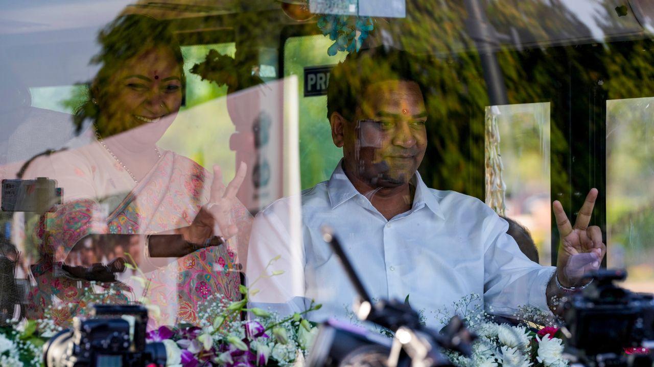 <p>The chief minister along with Delhi Tourism Minister Kapil Mishra and other officials of the department took a ride on an electric double-decker bus from Rafi Marg to the Pradhanmantri Sangrahalaya after the launch&nbsp;</p>