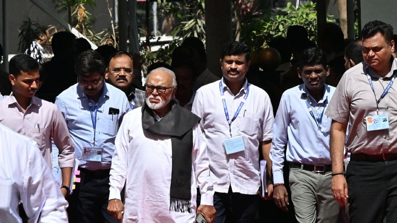 Maharashtra Minister for Food, Civil Supplies, and Consumer Protection Chhagan Bhujbal reaches Vidhan Bhavan for the budget session