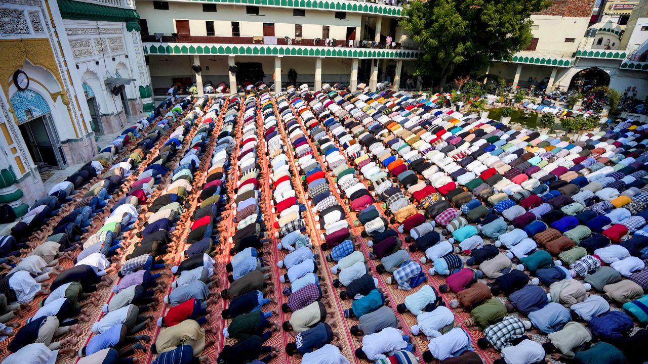 Congregational Namaz witnessed a significant turnout at Khairuddin Masjid, in Amritsar