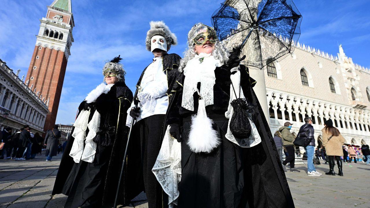 <p>St Mark&rsquo;s Square became a vibrant stage where visitors experienced the city&rsquo;s historic architecture alongside music, dance, and performance art</p>