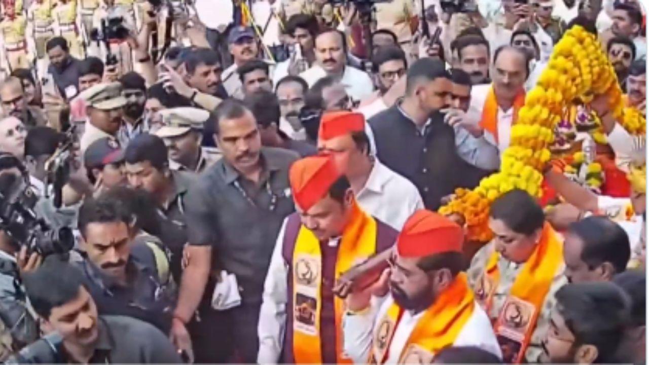 CM Devendra Fadnavis and Deputy CMs carry a palkhi of Chhatrapati Shivaji Maharaj at Shivneri Fort
