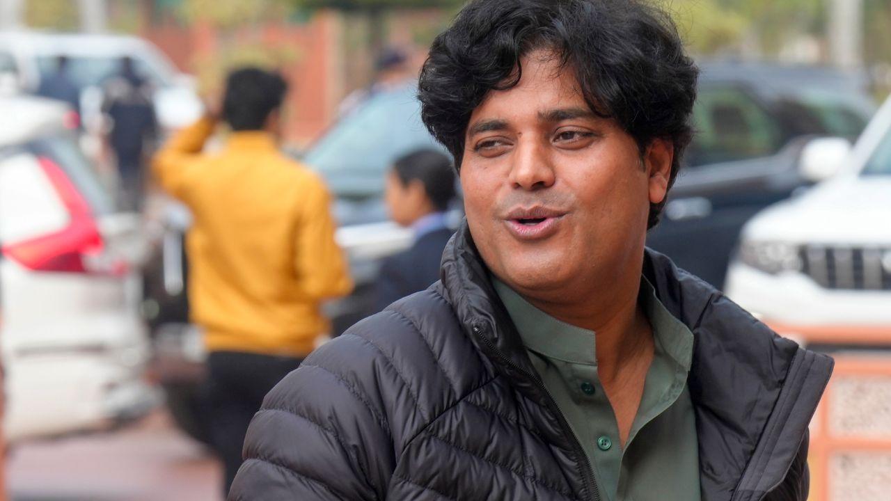 <p>Congress MP Imran Pratapgarhi reaches Parliament to attend the Budget Session&nbsp;</p>