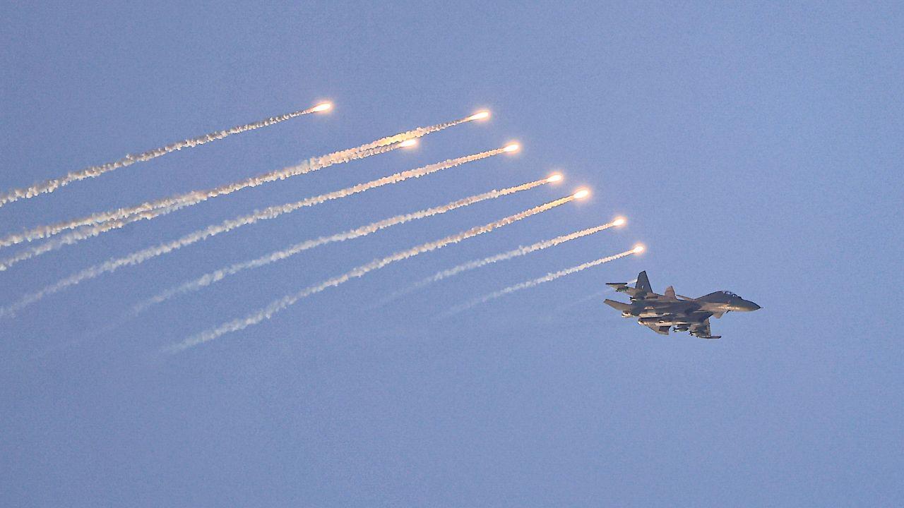 Conducted as a day-dusk-night event in the Thar desert, the drill showcased coordinated strikes and integrated operations in a near-realistic combat scenario