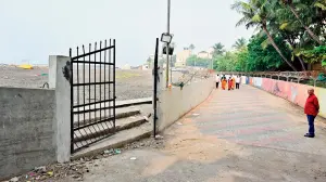 Allow devotees to use Mahalaxmi Temple walkway