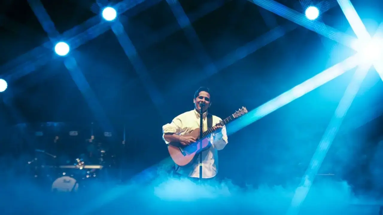 Anuv Jain mesmerises Hyderabad on India leg of Dastakhat World Tour