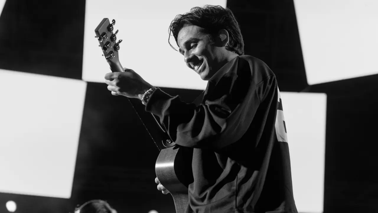 Produced and promoted by Team Innovation and TribeVibe Entertainment, the atmosphere transformed into one of quiet reflection and heartfelt connection with signature minimalism and evocative storytelling