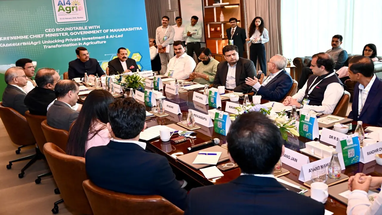 CM Devendra Fadnavis chairs the CEO Round Table Conference on 'AI4Agri: Unlocking Private Investment & AI-Led Transformation in Agriculture', with Union MoS Jitendra Singh, Deputy CM Sunetra Pawar, state ministers, and other dignitaries in attendance.