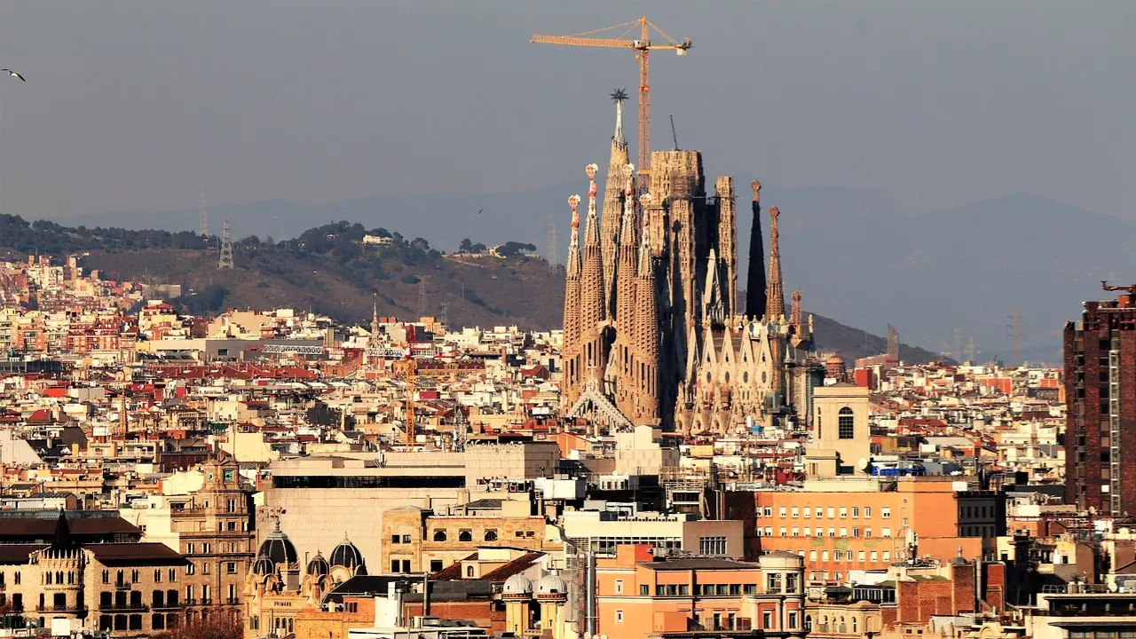 Sagrada Familia reaches its peak with completion of its soaring central tower