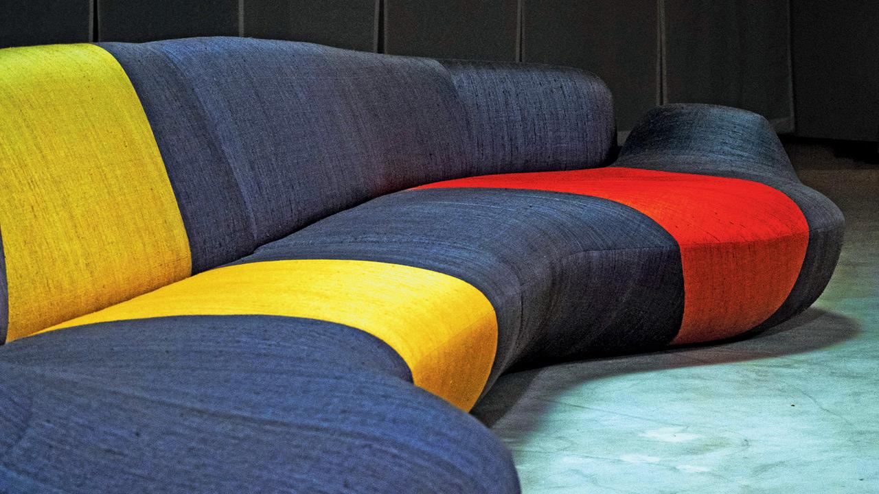 Contour sofa