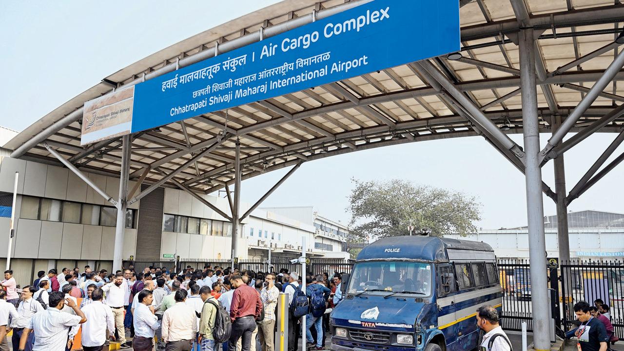 Truck accident at CSMIA cargo hub claims life of 46-year-old worker