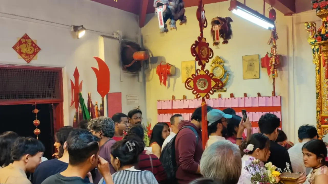 The uniqueness of the celebration is that it is known to be the only festival celebrated by Mumbai's Chinese, and it happens only one night every year for about 45 minutes to one hour