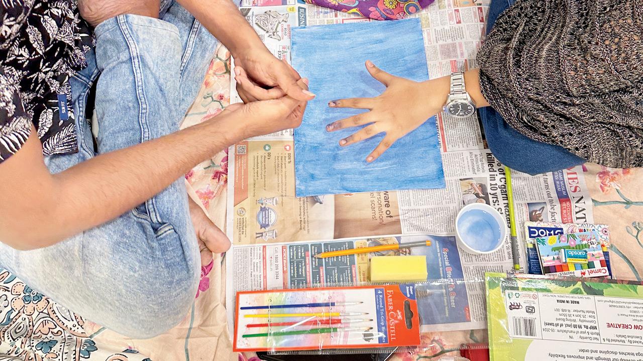 A moment from a couples’ art session. pic courtesy/innate mind