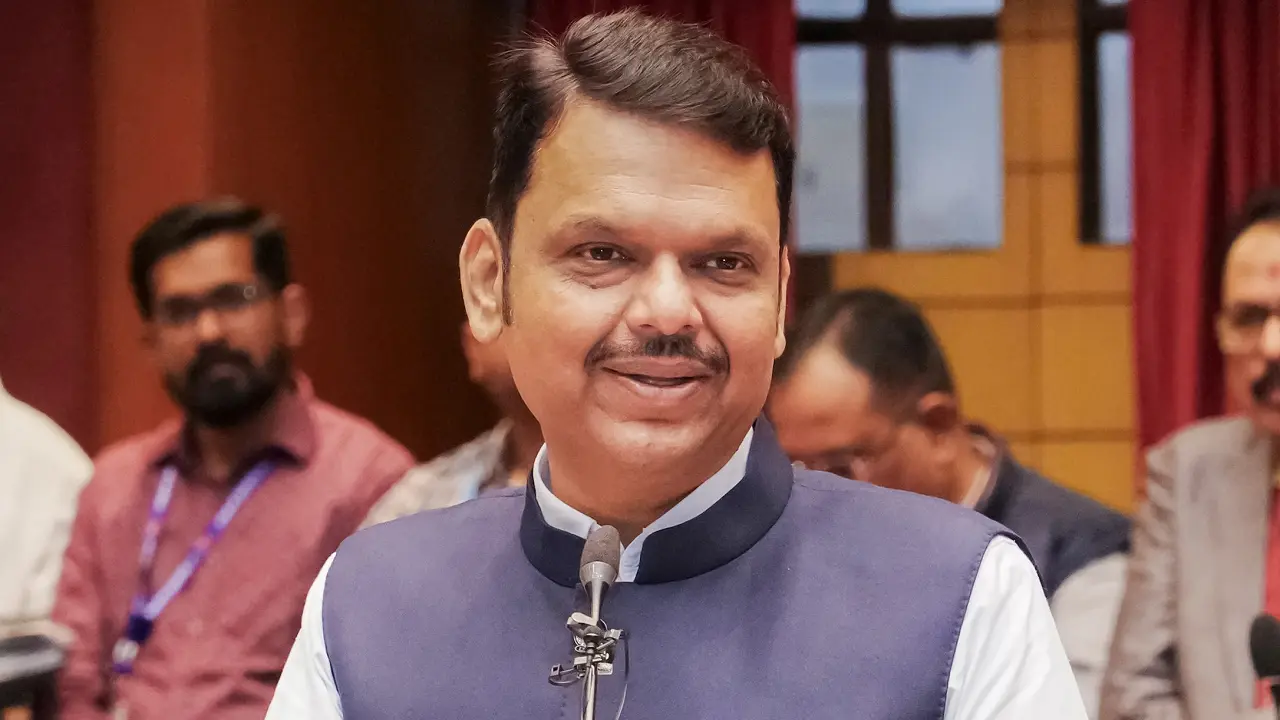 Fadnavis clears Narhari Zirwal in ACB bribery probe, says no proof found