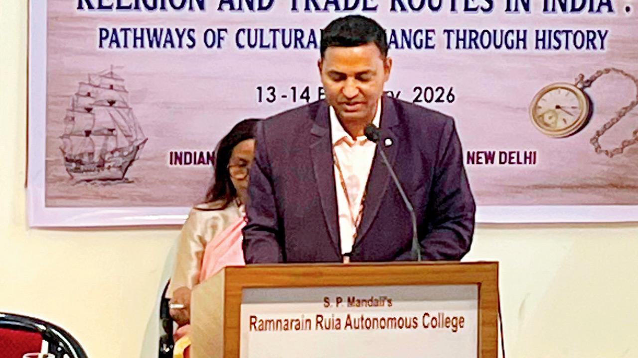 Dr Pradeep Waghmare addresses the audience at the conference. Pic courtesy/ICHR