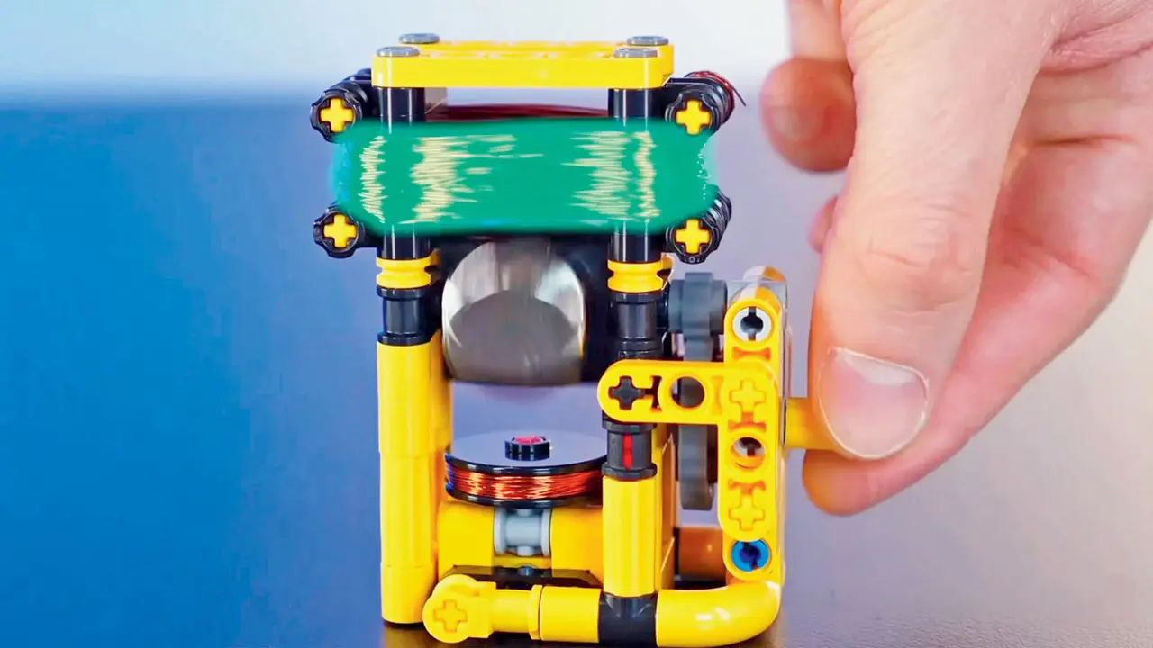 Jamie’s Brick Jams creates functional electric motor with LEGO and basic parts