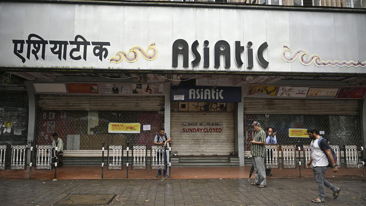 Now: Kala Niketan saree store opens in place of Asiatic store. Pics/Ashish Raje