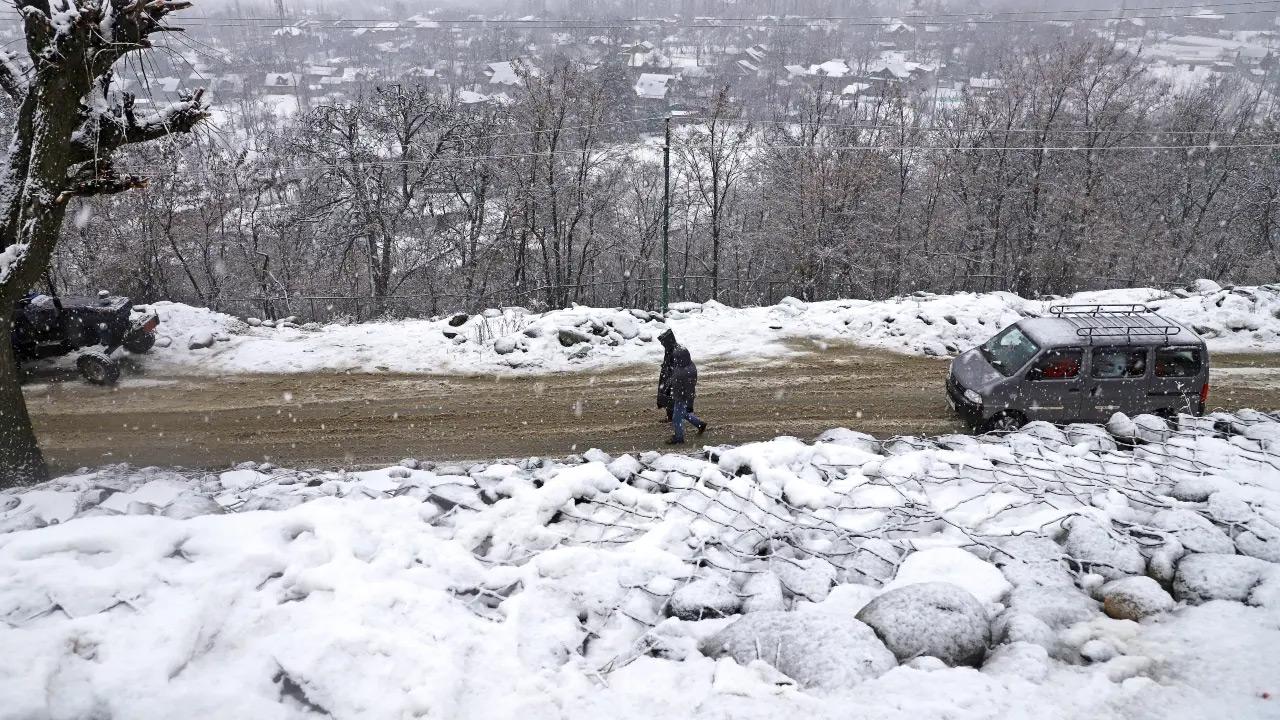 J&K: DIG reviews security at tourist destinations in Doda-Kishtwar-Ramban range