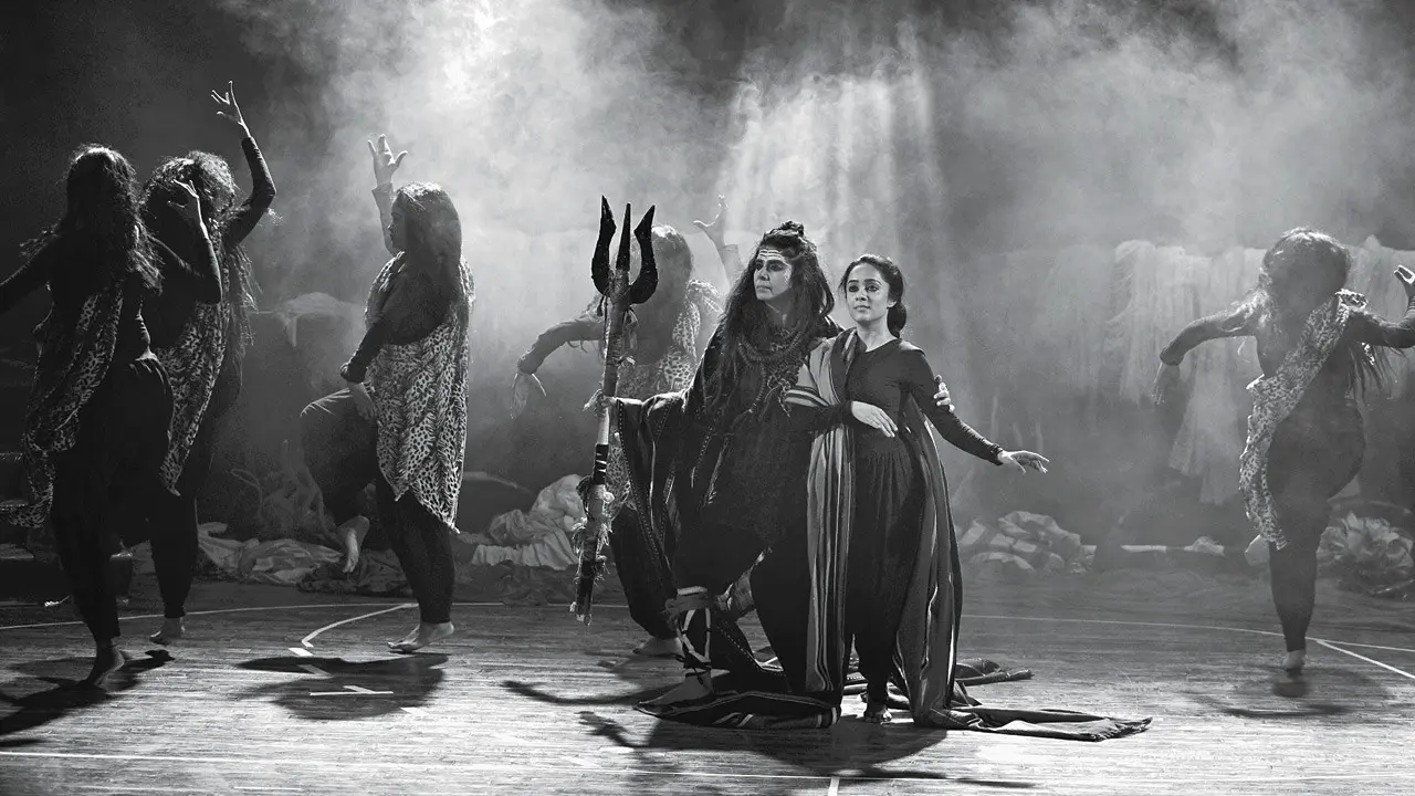 ‘Ek Kanth Vishpai’ opens Kala Ghoda Festival with powerful Shiva portrayal