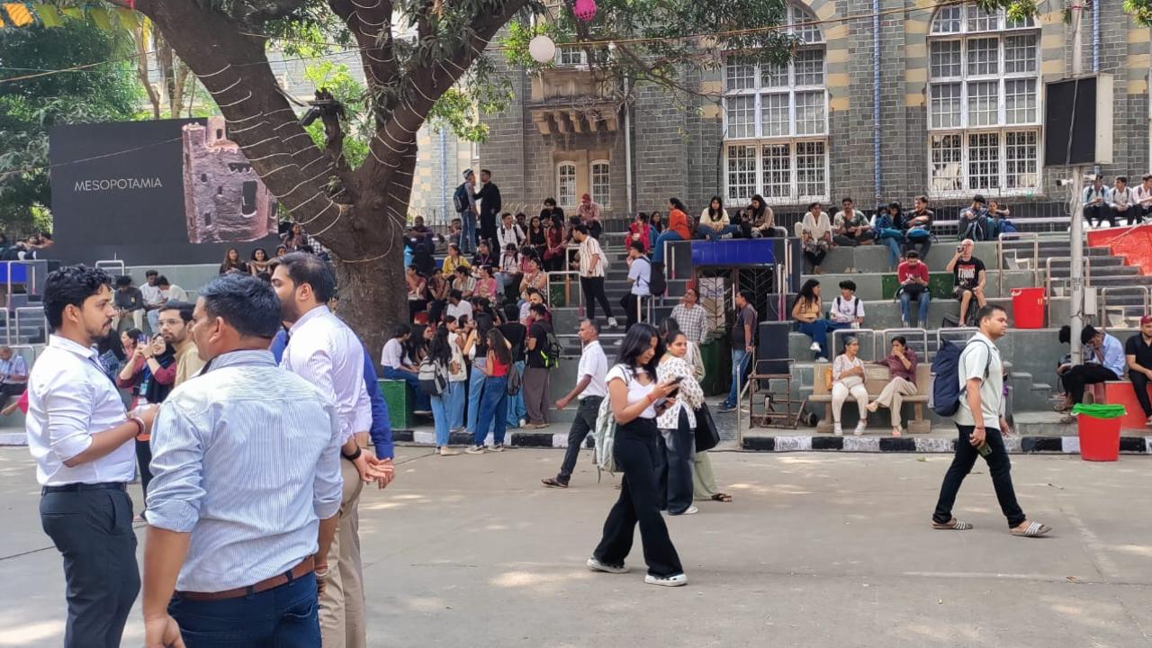 Even as many of many of them were looking at the artworks, some of them chose to sit on the steps along the festival precinct to soak in the festivities that will go on throughout the day with not heritage walks and more