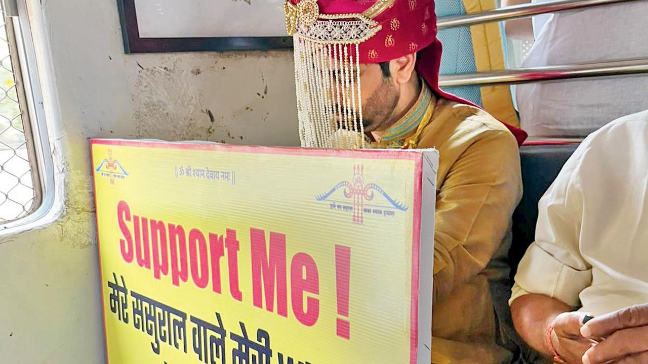 Amit Kumar Sharma promotes his film onboard the local train