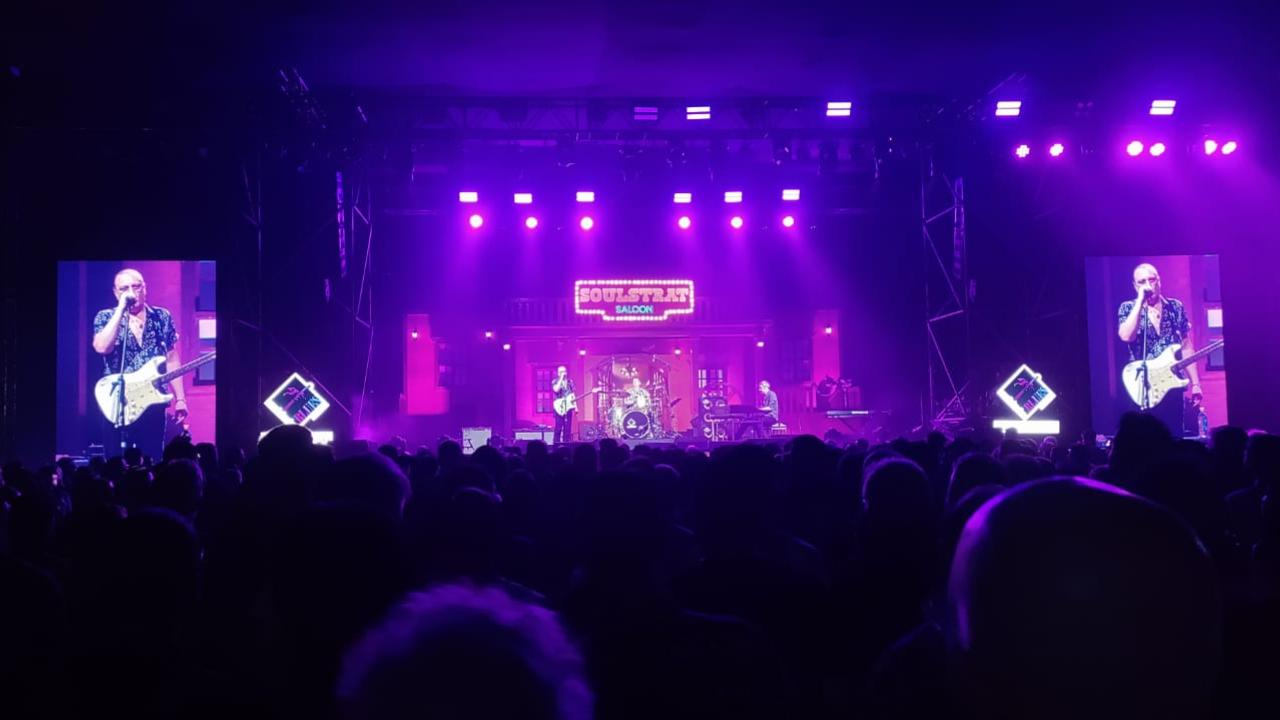 After enthralling performances last year, Mahindra Blues Festival started off with British Blues Hall of Famer Matt Schofield, who had performed at the first edition, play some of his best songs along with his organ trio