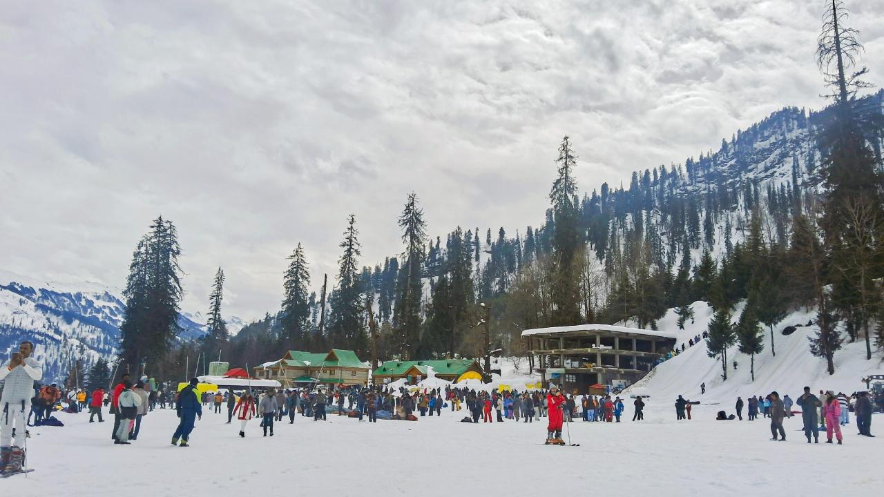 The India Meteorological Department stated on Sunday that the weather highlights indicate that, under the influence of two Western Disturbances in quick succession, light to moderate scattered/ fairly widespread rainfall/snowfall is likely over the Western Himalayan region and light to moderate isolated/scattered rainfall over the adjoining plains of northwest India and Central India during 01st to 3rd February.