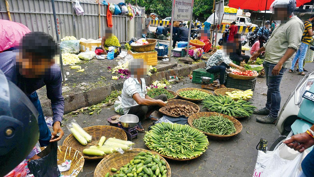 Mumbai: Stranger steals gold ring using handshake trick in Dadar