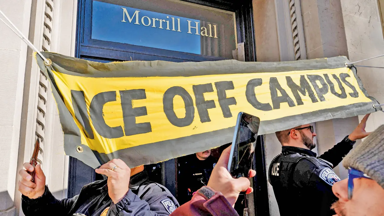 Minnesota court issues ultimatum to ICE over detainee legal access