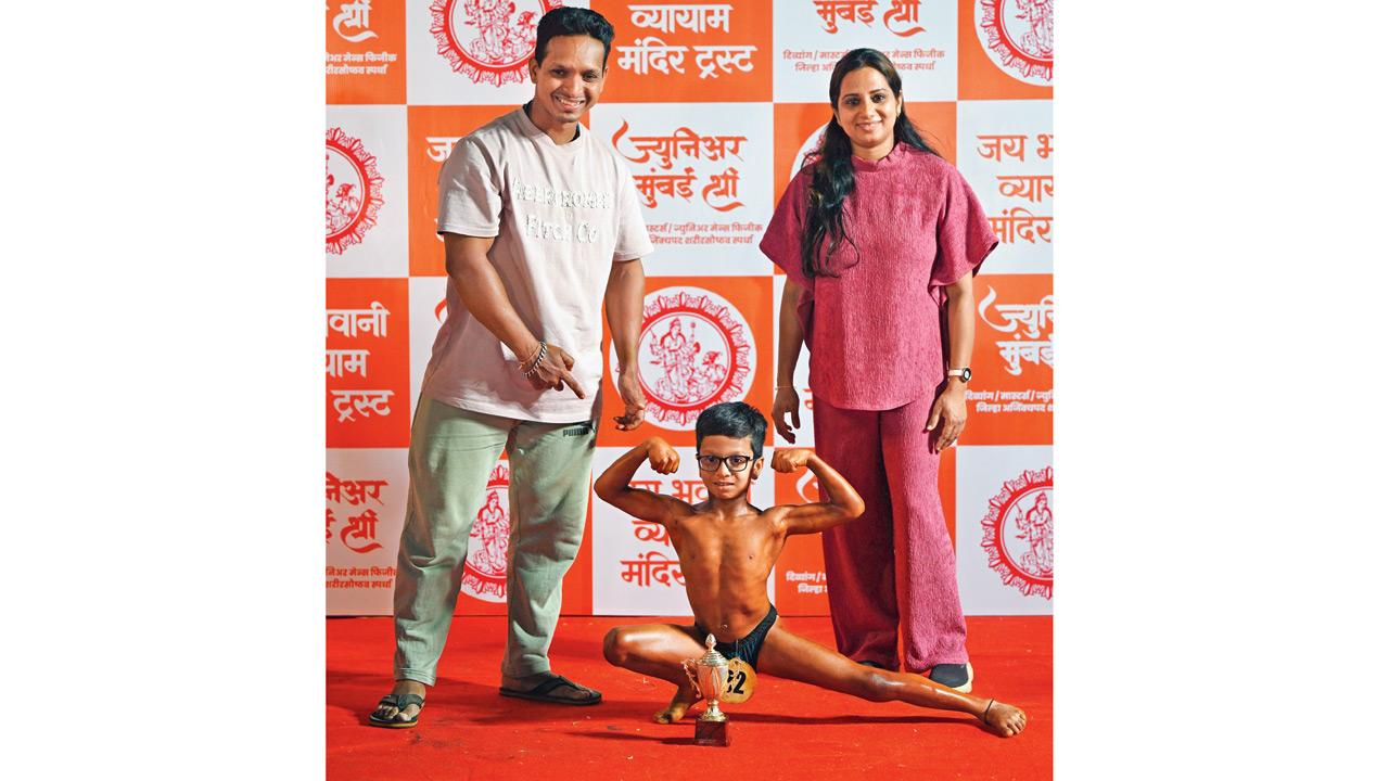 Perfect squat! Rachit Panchal shows off some mean moves