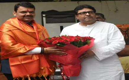 MNS chief Raj Thackeray with CM Devendra Fadnavis (right) at an earlier meeting. File pic