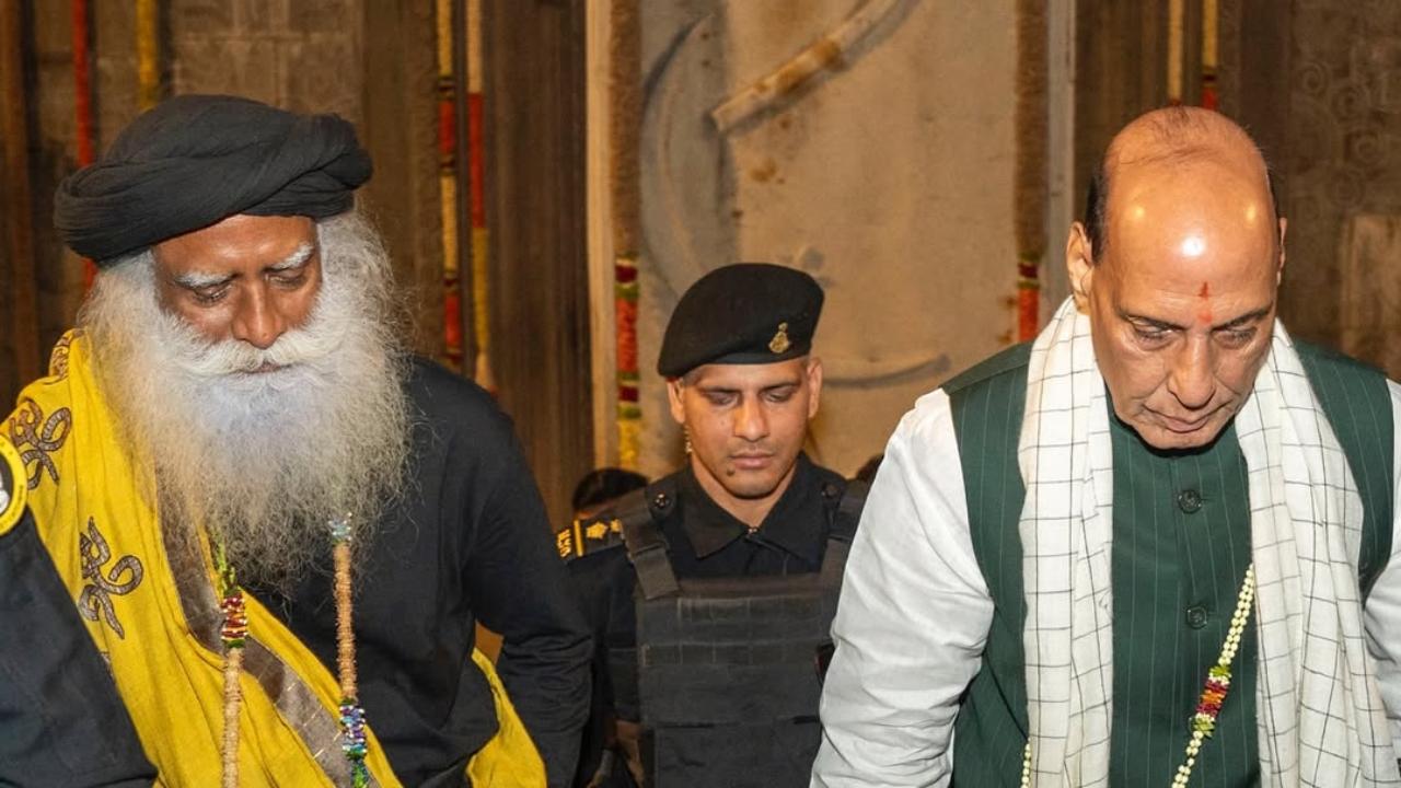 Sadhguru conducted the Pancha Bhuta Kriya at Dhyanalinga, with participation of India's defence minister Rajnath Singh, Maharashtra Chief Minister Devendra Fadnavis, along with his wife, Amrutha Fadnavis