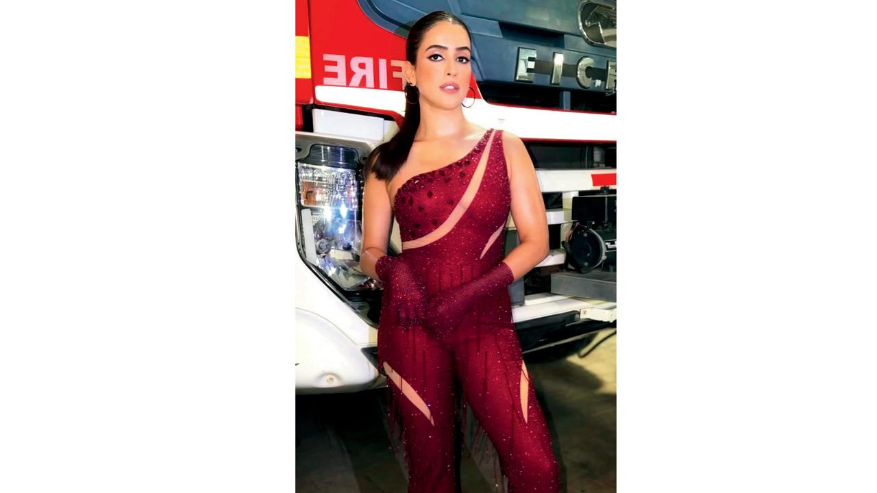 Sanya Malhotra shines at WPL Eliminator opening ceremony