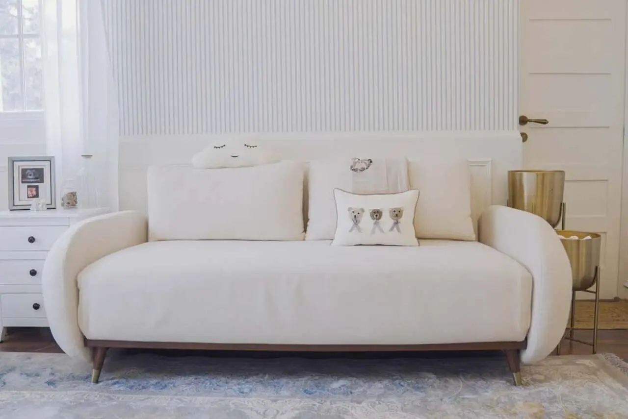 She mentioned that she likes soft colours, soft fabrics, soft lighting and a gentle vibe - something that her husband Raghav Chadha too resonates.