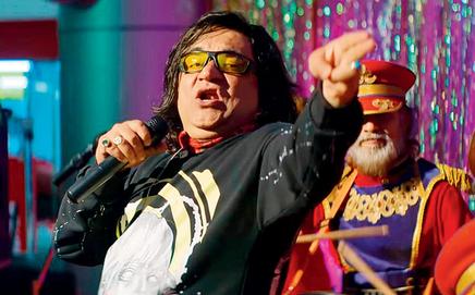 Swanand Kirkire plays an ageing singer in ‘Bandwaale’